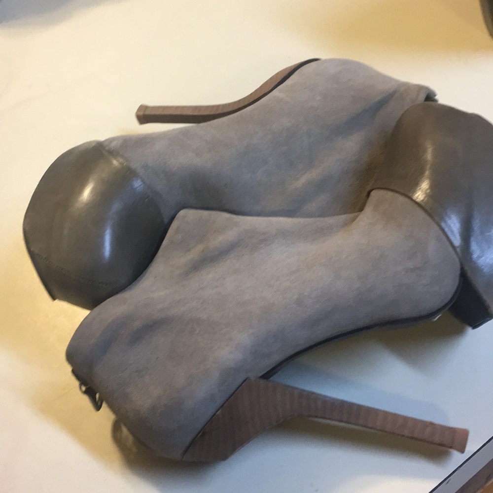 Shoes - Picture 3 of 5